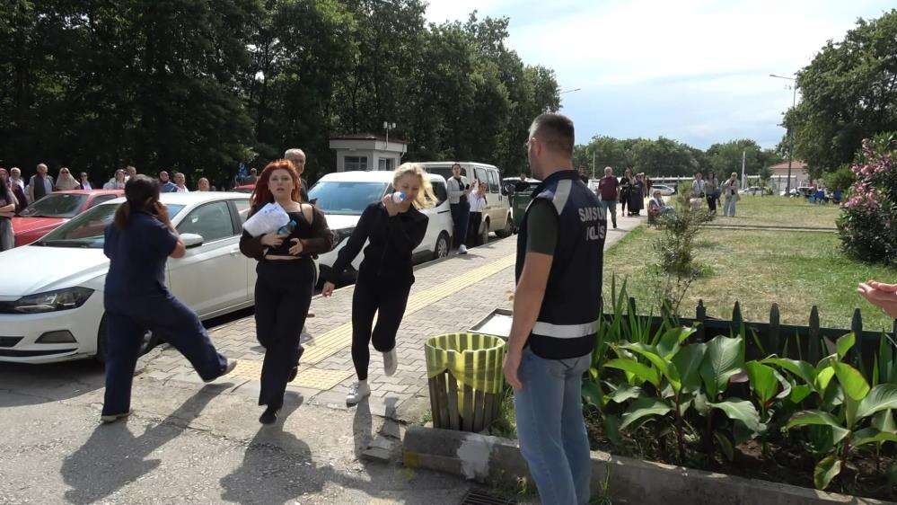 Saniyelerle kaçırdılar! YKS’ye geç kalan öğrenciler sınava alınmadı 2